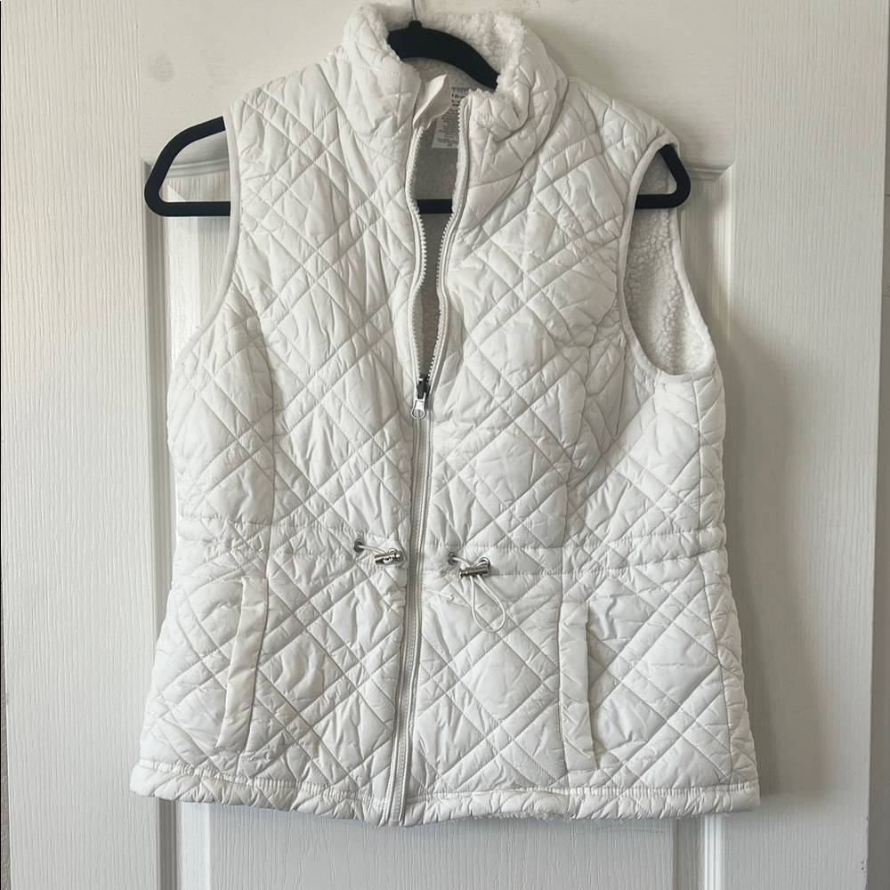 Time and Tru Women's White Quilted Vest